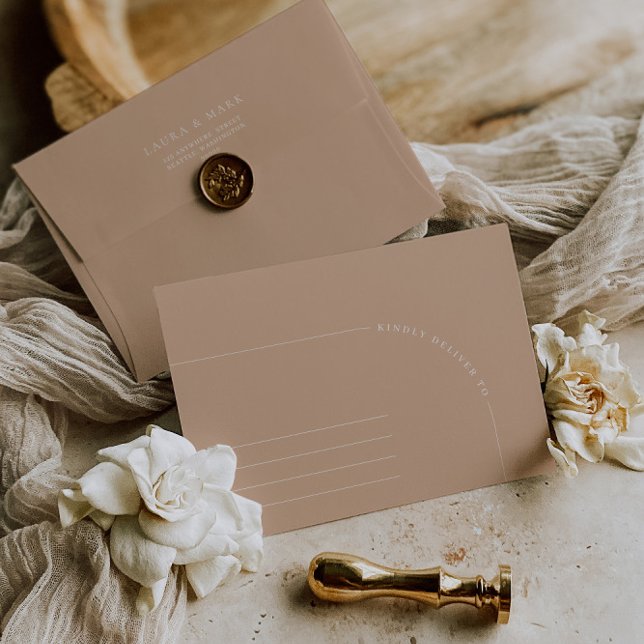 Modern Minimalist Tan Arch Wedding Envelope (Modern Minimalist Tan Arch Wedding Envelope)