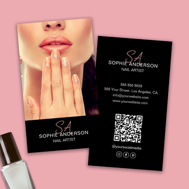Modern Monogram Nail Artist Black Business Card (Modern Monogram Nail Artist Black Business Card)
