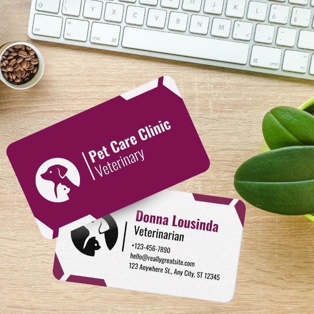 Modern Purple Vet Clinic Business Card for Pet Car (Modern Purple Vet Clinic Business Card for Pet Care)