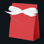 Modern Solid Fiery Red Simple Chic Elegant Favour Box<br><div class="desc">Modern Solid Fiery Red Simple Chic Elegant Favour Boxes features a modern solid red. Perfect for Valentine's Day,  Women's Day,  Mother's Day,  birthday parties,  anniversary,  weddings,  baby showers and more. Created by Evco Studio www.zazzle.com/store/evcostudio</div>