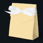 Modern Solid Yellow Simple Chic Elegant Favour Box<br><div class="desc">Modern Solid Yellow Simple Chic Elegant Favour Boxes features a modern solid yellow. Perfect for Valentine's Day,  Father's Day,  Women's Day,  Mother's Day,  birthday parties,  anniversary,  weddings,  baby showers and more. Created by Evco Studio www.zazzle.com/store/evcostudio</div>