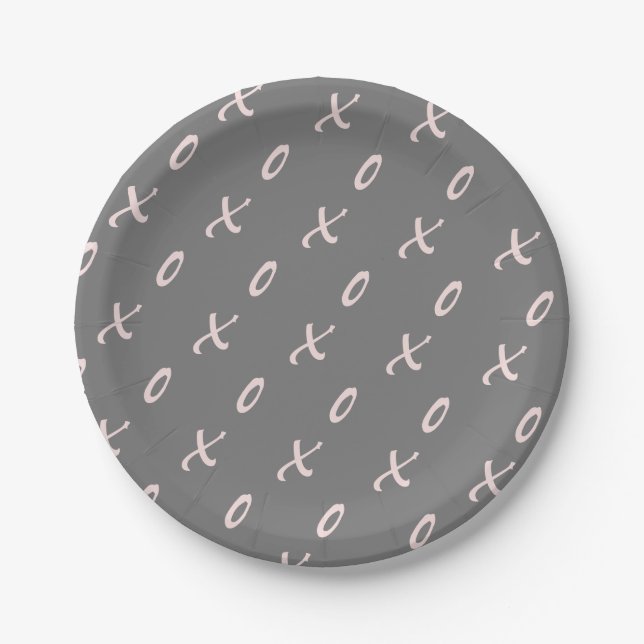 Modern Valentine's Day X and O Pattern Paper Plate (Front)