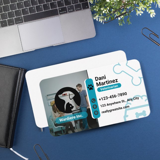 Modern Vet Animal Hospital – Black & Blue Business Card (Modern Vet Clinic Business Card – White & Blue )