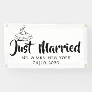 Modern With Heart Just Married Banner