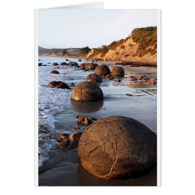 Moeraki boulders New Zealand (Front)