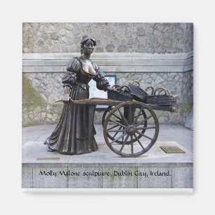 Molly Malone sculpture, Dublin city, Ireland Magnet