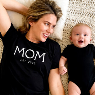 Mom Established New Mom Gift T-Shirt