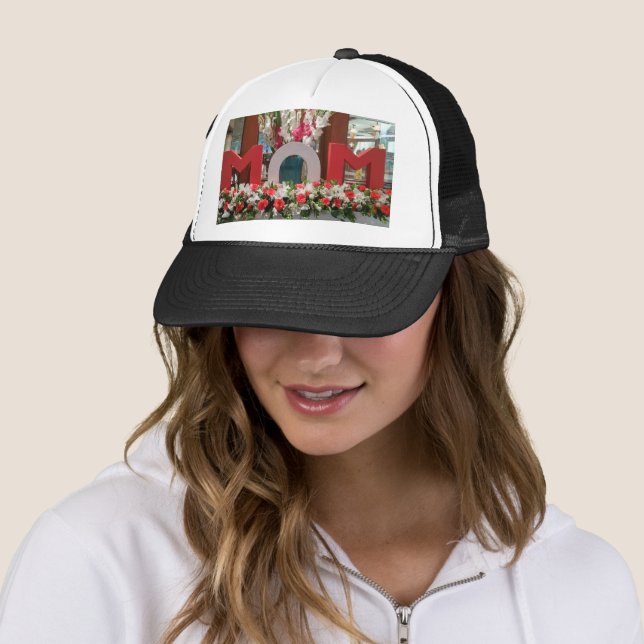 "Mom, I Love You" – A Heartfelt Floral Tribute Trucker Hat (In Situ)