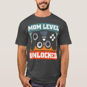 Mom Pregnancy Announcement Cute Funny Mom Level Un T-Shirt