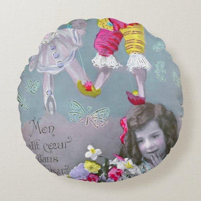 Mon petite coeur dans ce baiser 2 round cushion (Front)