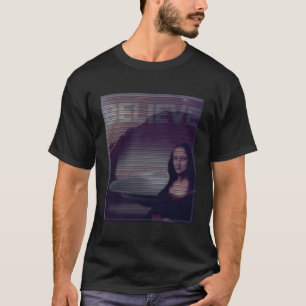 Mona Lisa in front of UFO T-Shirt