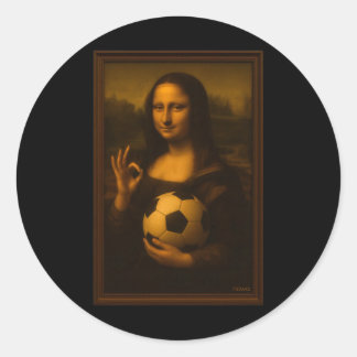 Mona Lisa Loves Soccer Classic Round Sticker
