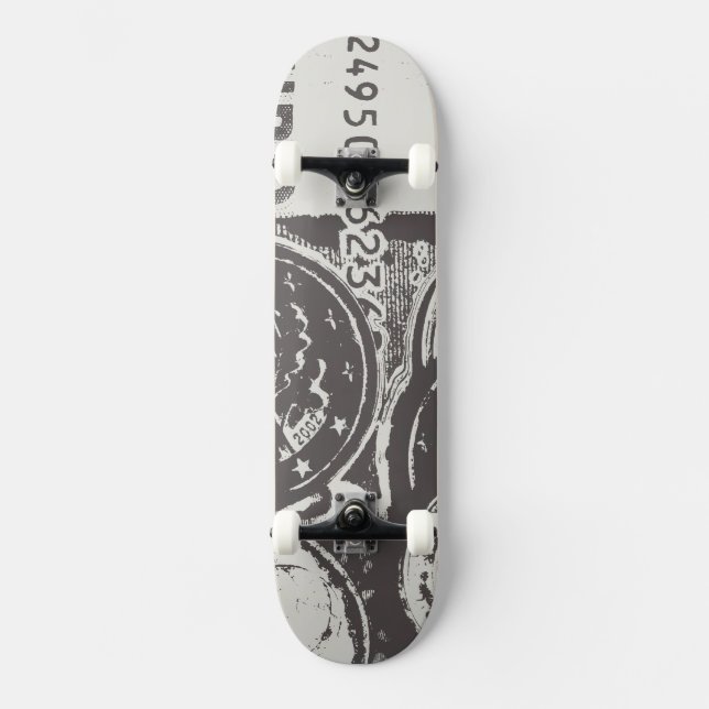 Money makes the world go round skateboard (Front)