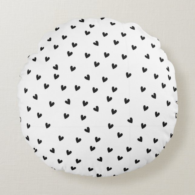 Monochrome Black and White Heart Pattern Round Cushion (Front)