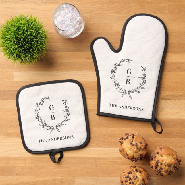 Monogram Initials couple family wreath elegant Oven Mitt & Pot Holder Set (Top Down)