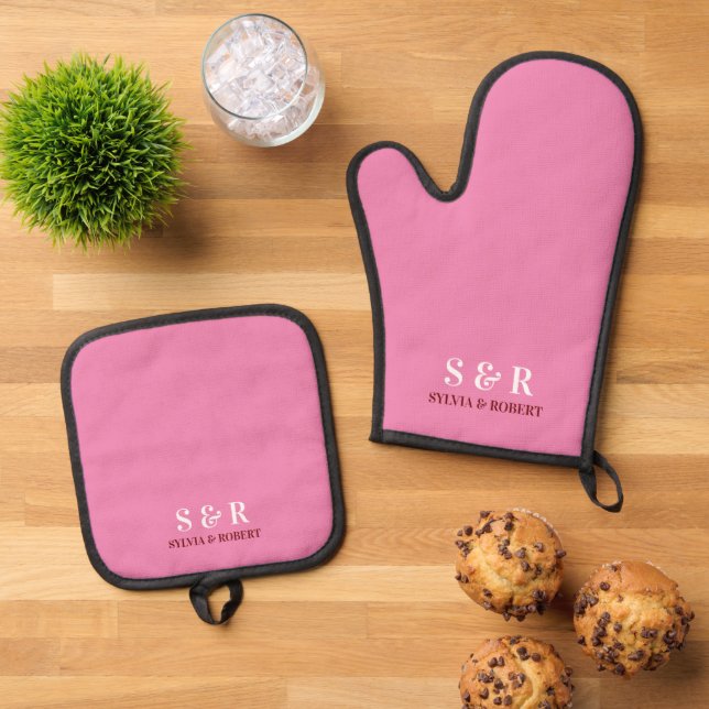 Monogram Initials Couple Name Pink Oven Mitt & Pot Holder Set (Top Down)