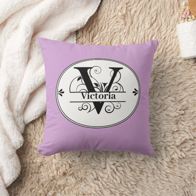 Monogram V and name Violet Cushion (Blanket)