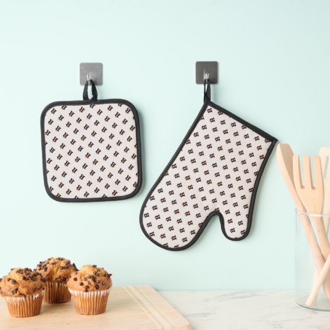 Monogrammed Brown Fun Letter Pattern Elegant Oven Mitt & Pot Holder Set (Insitu(Hanging))
