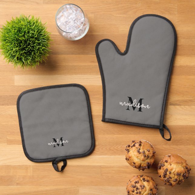 Monogrammed Initial Name Grey Oven Mitt & Pot Holder Set (Top Down)