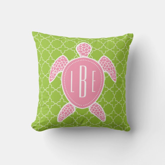 Monogrammed Pink Sea Turtle Green Quatrefoil Cushion (Front)