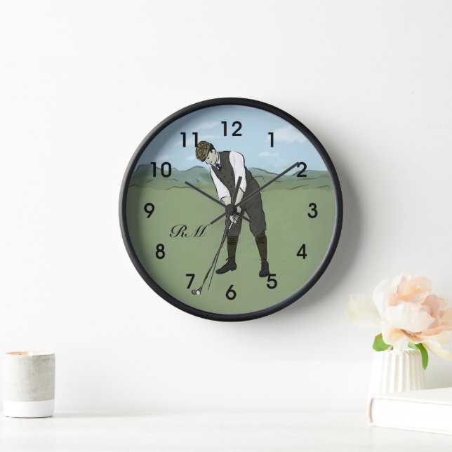 Monogrammed Vintage Style golf art Clock (Home)