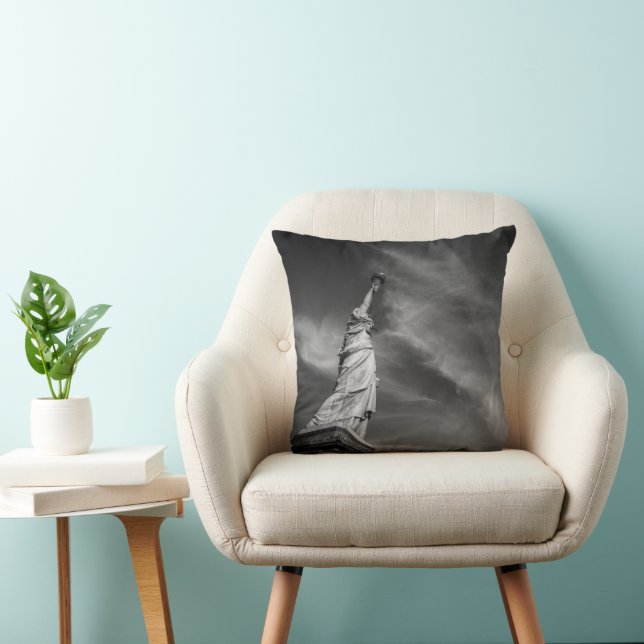 Monuments | Statue of Liberty Manhattan NYC Cushion (Chair)
