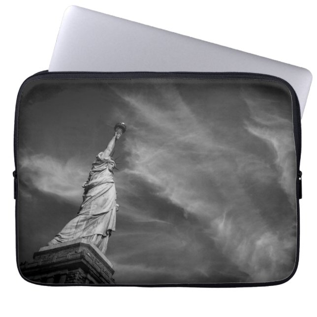 Monuments | Statue of Liberty Manhattan NYC Laptop Sleeve (Front)