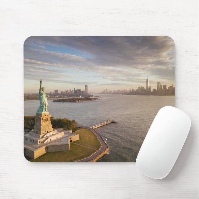 Monuments | Statue of Liberty Mouse Pad (With Mouse)