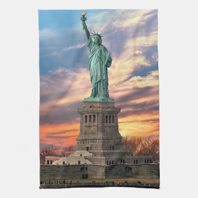 Monuments | The Statue of Liberty Tea Towel (Vertical)