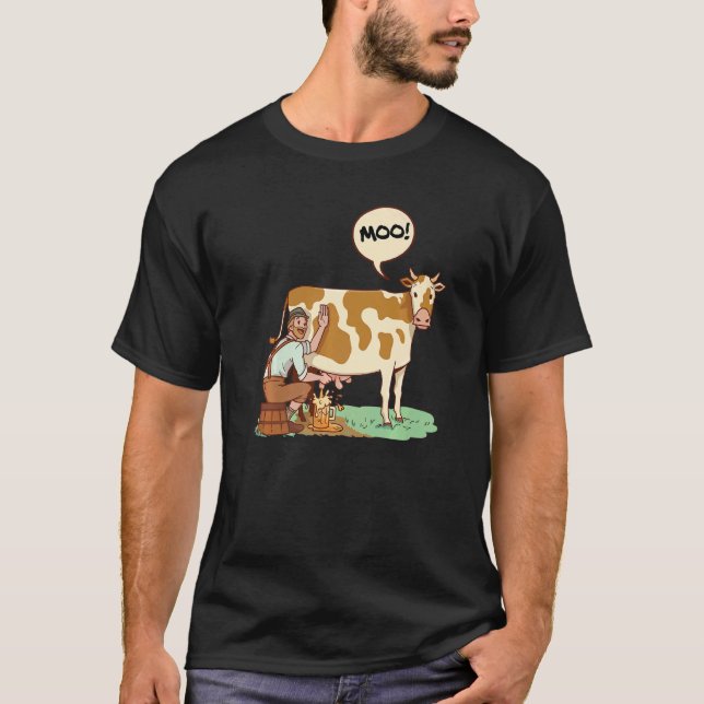 Moo Graphic Agriculture Agriculteur Farmer Tractor T-Shirt (Front)