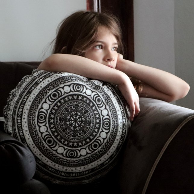 Moon Child Mandala Triple Moon   Round Cushion (Creator Uploaded)