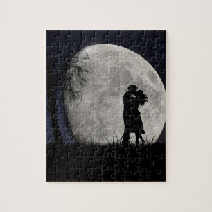 MOONIGHT ROMANTIC KISSING JIGSAW PUZZLE
