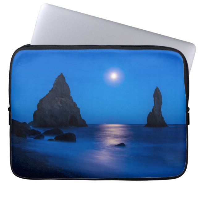 Moonrise Reflection | Iceland, Reynisdrangur Laptop Sleeve (Front)