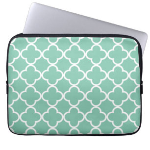 Moroccan Mint Green & White Quatrefoil Pattern Laptop Sleeve