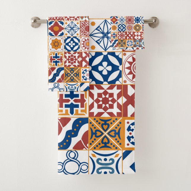 Moroccan tile - blue and bordo bath towel set (Insitu)