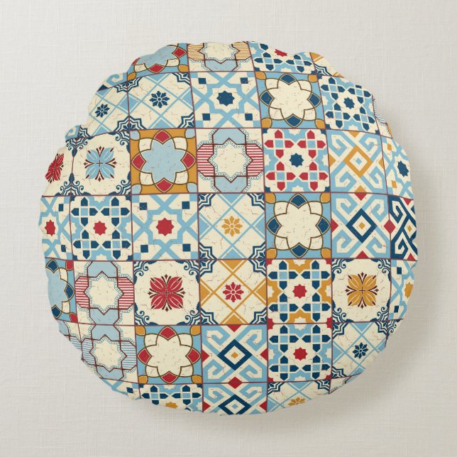 Moroccan tiles, colourful seamless pattern. round cushion (Front)
