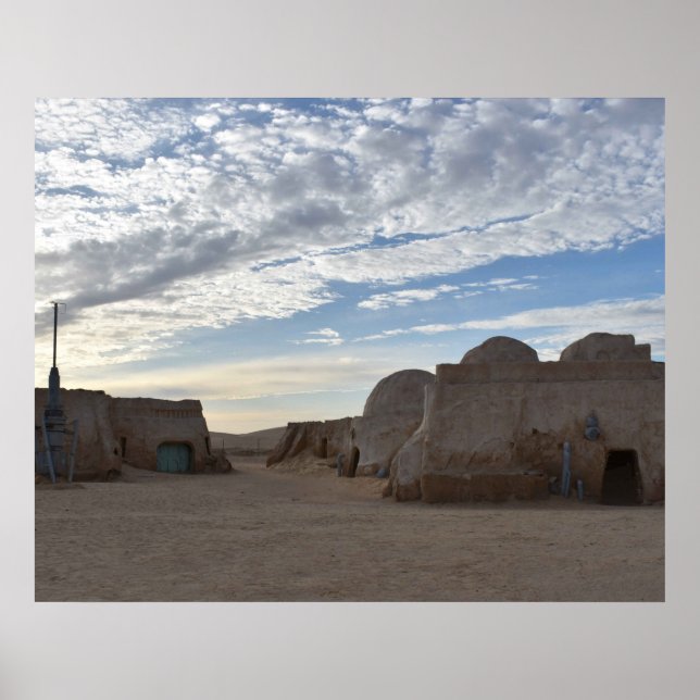 Mos Espa on planet Tatooine  Poster (Front)