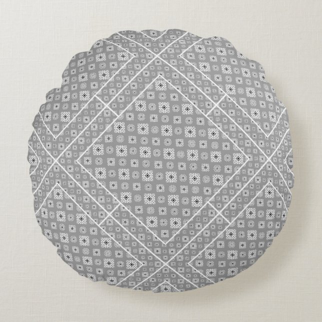 Mosaic Pattern 02.BW LGrey BG Round Cushion (Front)