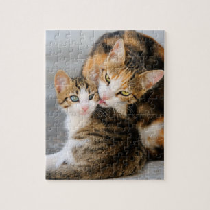 Mother cat loves cute kitten jigsaw puzzle