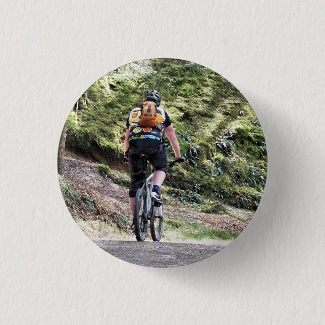 MOUNTAIN BIKING 3 CM ROUND BADGE (Front)