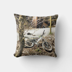 MOUNTAIN BIKING CUSHION