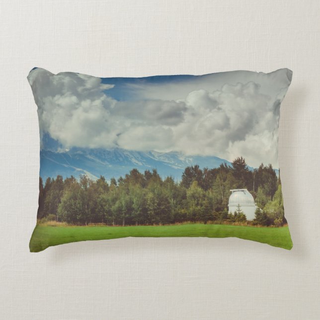 Mountain observatory decorative cushion (Front)