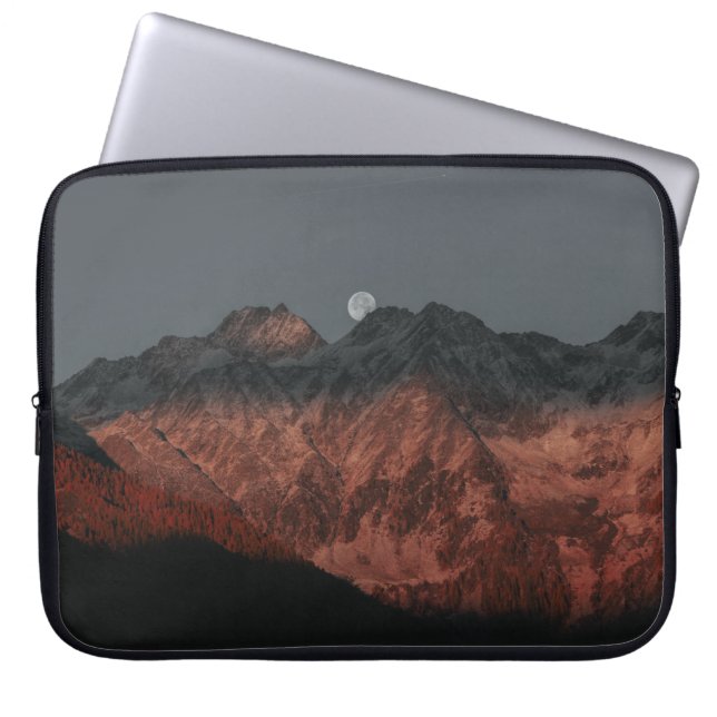 MOUNTAIN RANGE DURING DUSK LAPTOP SLEEVE (Front)