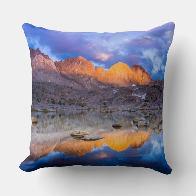Mountain reflection, California Cushion (Front)