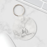 Mr and Mrs | Elegant Marble Modern Script Wedding Key Ring<br><div class="desc">"Mr and Mrs" Elegant White Marble Modern Script Personalized Couple Gift

Perfect as wedding gifts for newlywed,  wedding anniversary gifts,  Valentine's day gifts and gift for any occasions.</div>