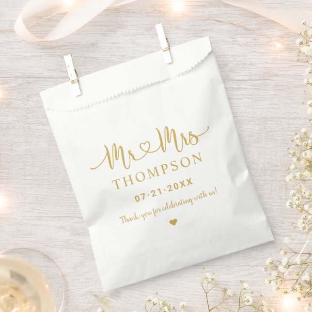 Mr and Mrs Gold Heart Script Monogram Wedding Favour Bag (Clipped)