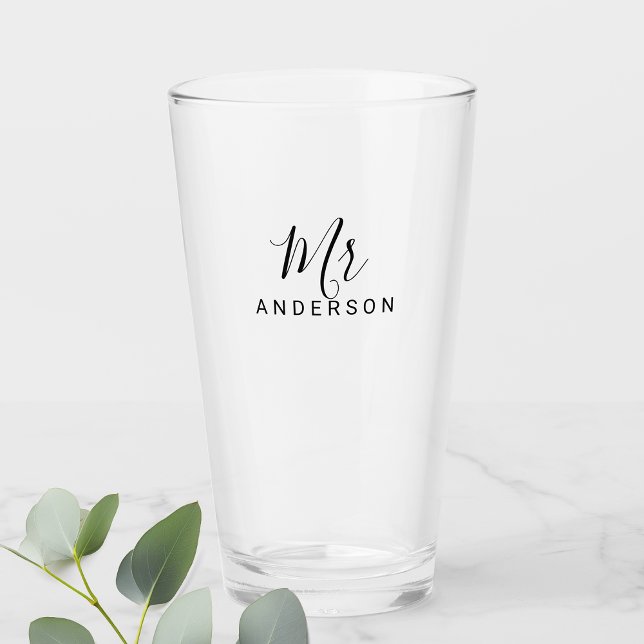 Mr and Mrs | Modern Script Personalised Glass (Creator Uploaded)