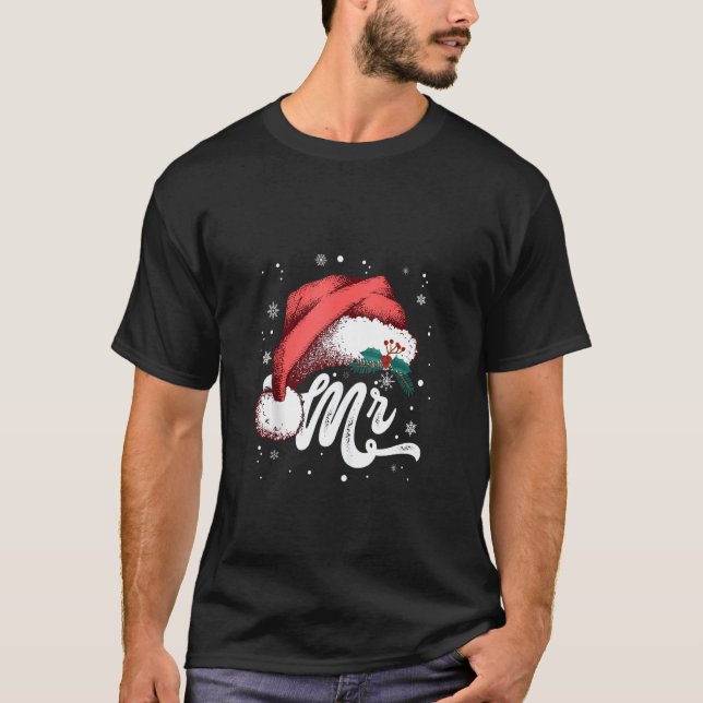 Mr And Mrs Santa Hat Xmas Couples Matching Pyjamas T-Shirt (Front)
