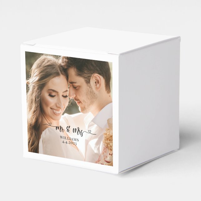 Mr. and Mrs. Wedding Couple Favour Box (Front Side)