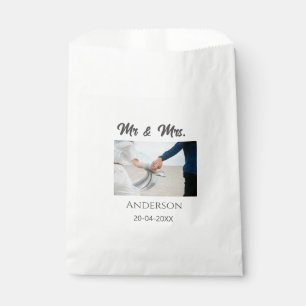 Mr & Mrs add family name date year wedding favour  Bag